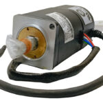Omron R88m-ue10030v-s1 Servo Motor 100w 200v 0,87a 0,318nm