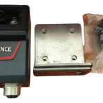 Lector De Código 2d Keyence Sr-752 Compatible Con Ethernet Negro Ps-2