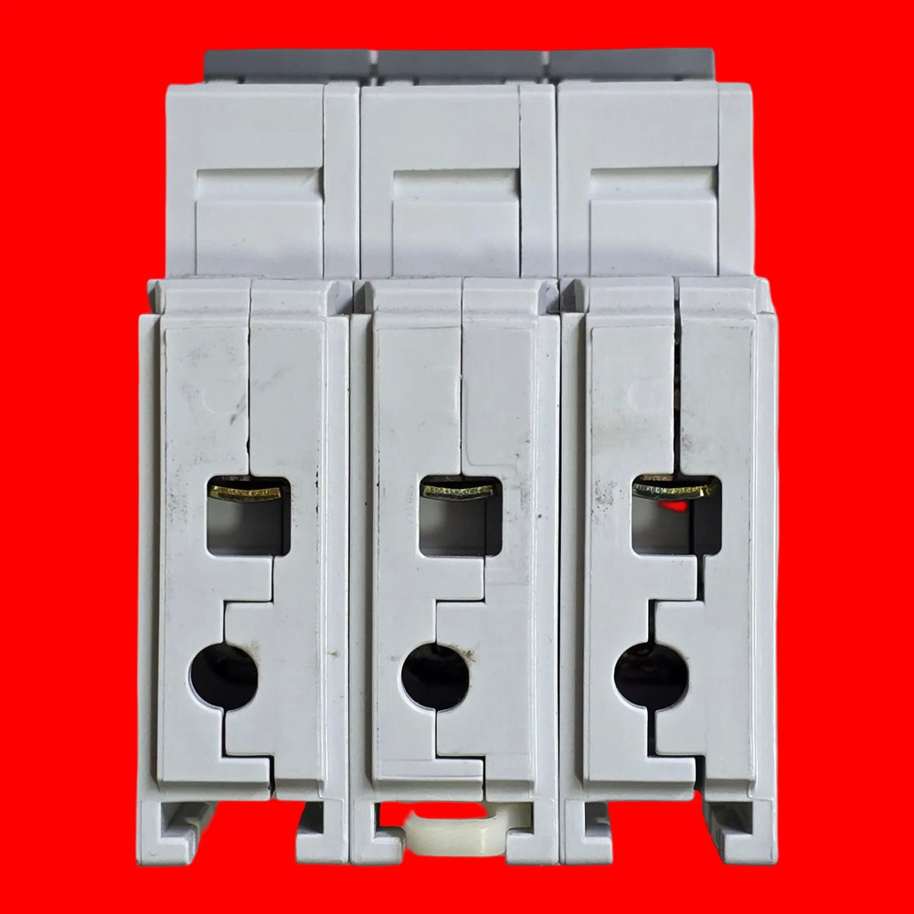 Allen-bradley 1492-cb3 G300 Interruptor Termomagnético Ser B - Imagen 6