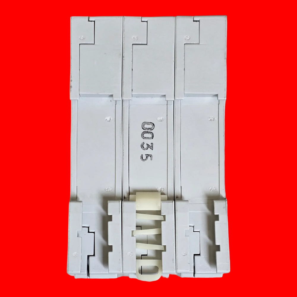 Allen-bradley 1492-cb3 G300 Interruptor Termomagnético Ser B - Imagen 5