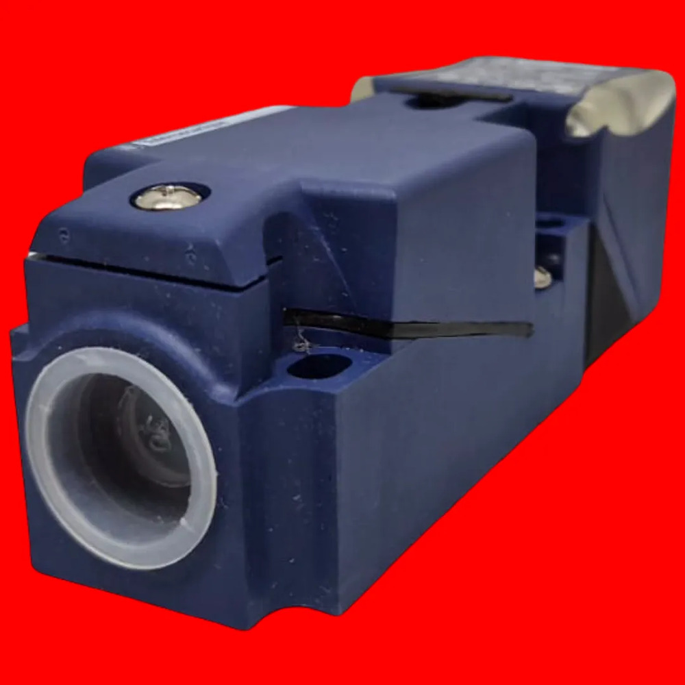 Telemecanique Interruptor Proximidad Xs8c4a1pcg13 Azul Oscuro - Imagen 4